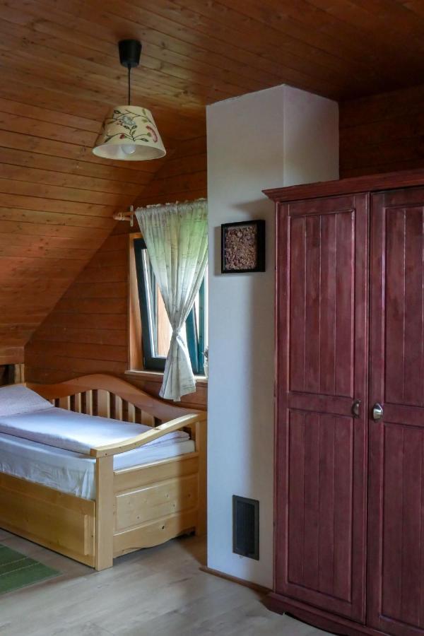 Rose Hip Hill Farm Bed & Breakfast Valea Tirnei Exterior photo