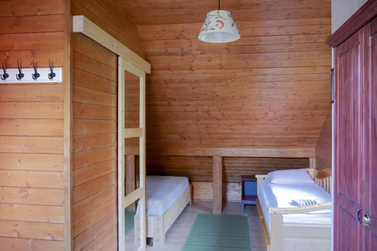 Rose Hip Hill Farm Bed & Breakfast Valea Tirnei Exterior photo